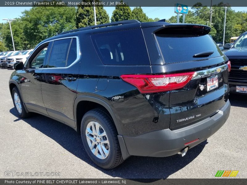 Mosaic Black Metallic / Jet Black 2019 Chevrolet Traverse LT AWD