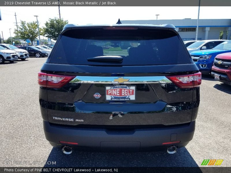 Mosaic Black Metallic / Jet Black 2019 Chevrolet Traverse LS AWD