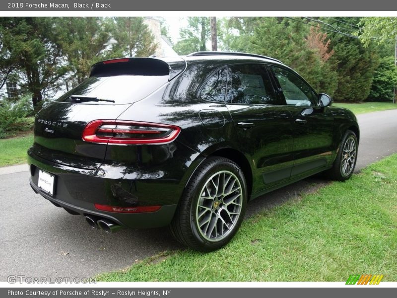 Black / Black 2018 Porsche Macan