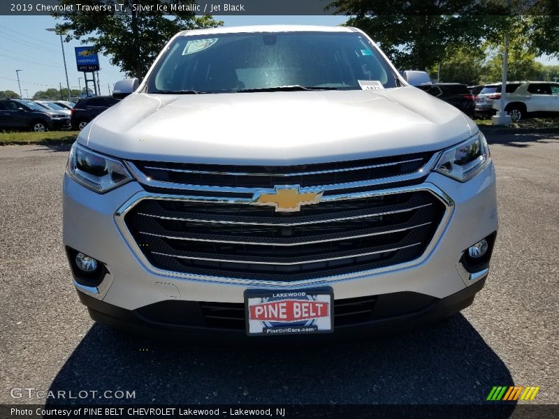 Silver Ice Metallic / Jet Black 2019 Chevrolet Traverse LT