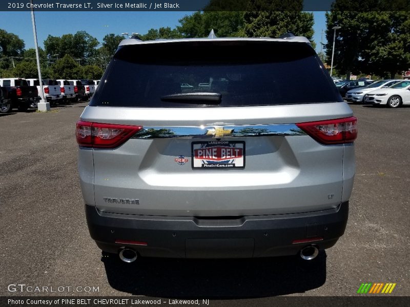 Silver Ice Metallic / Jet Black 2019 Chevrolet Traverse LT