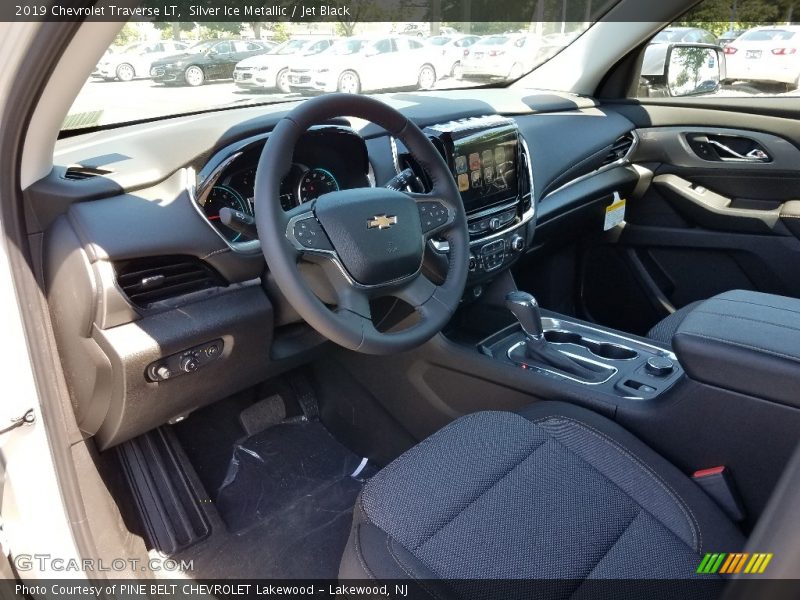 Silver Ice Metallic / Jet Black 2019 Chevrolet Traverse LT