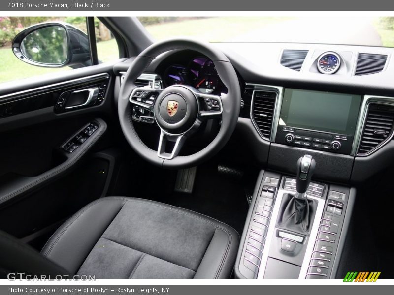 Black / Black 2018 Porsche Macan