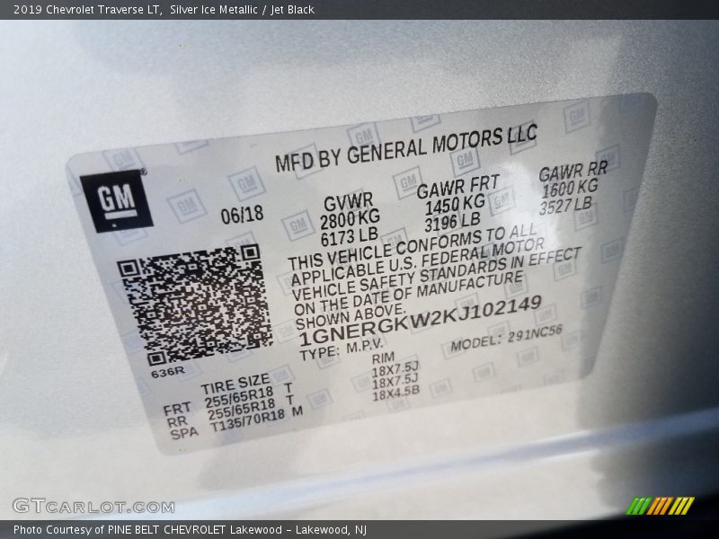 Silver Ice Metallic / Jet Black 2019 Chevrolet Traverse LT