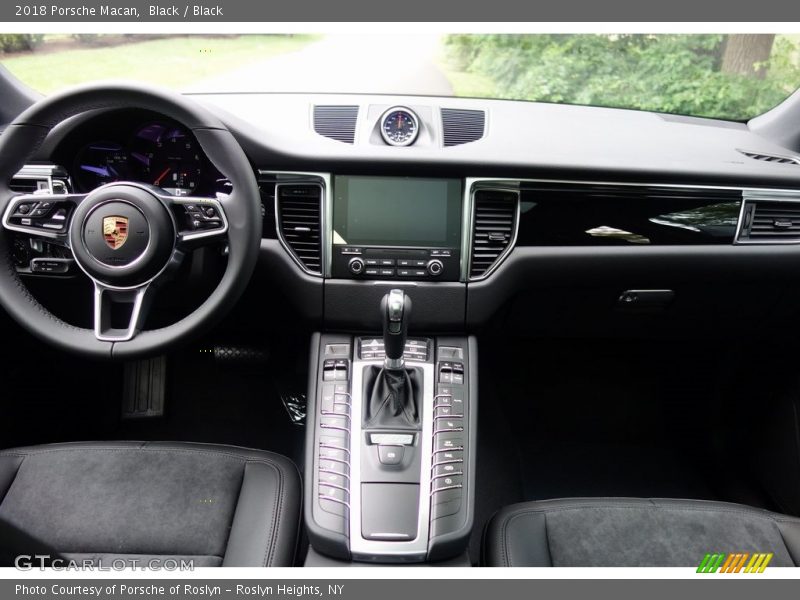 Black / Black 2018 Porsche Macan