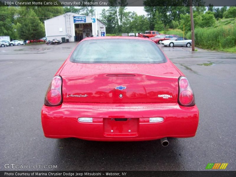 Victory Red / Medium Gray 2004 Chevrolet Monte Carlo LS