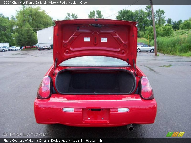 Victory Red / Medium Gray 2004 Chevrolet Monte Carlo LS