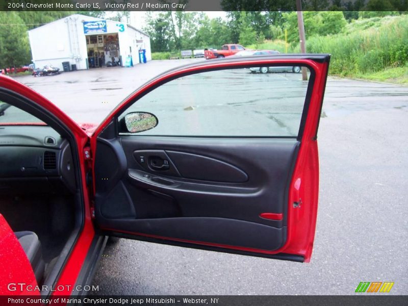 Victory Red / Medium Gray 2004 Chevrolet Monte Carlo LS