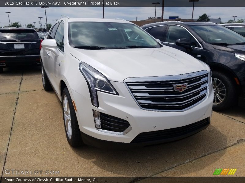 Crystal White Tricoat / Jet Black 2019 Cadillac XT5 Luxury AWD