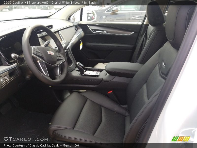 Crystal White Tricoat / Jet Black 2019 Cadillac XT5 Luxury AWD
