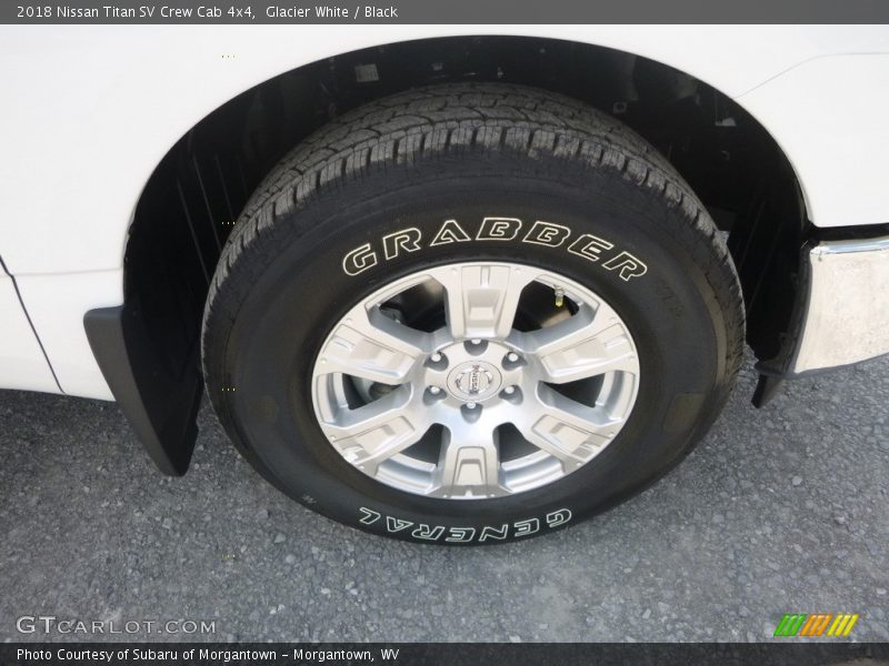 Glacier White / Black 2018 Nissan Titan SV Crew Cab 4x4