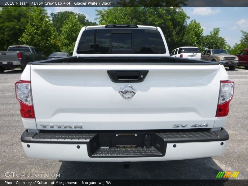 Glacier White / Black 2018 Nissan Titan SV Crew Cab 4x4