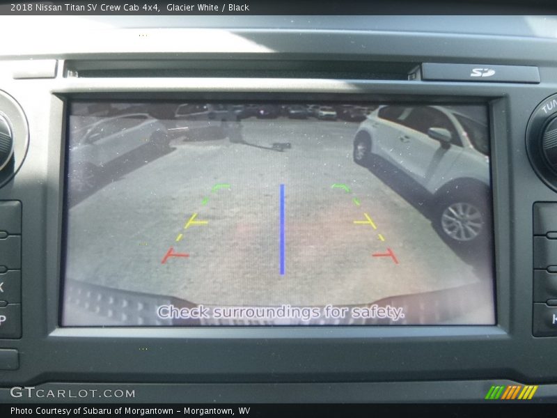 Glacier White / Black 2018 Nissan Titan SV Crew Cab 4x4