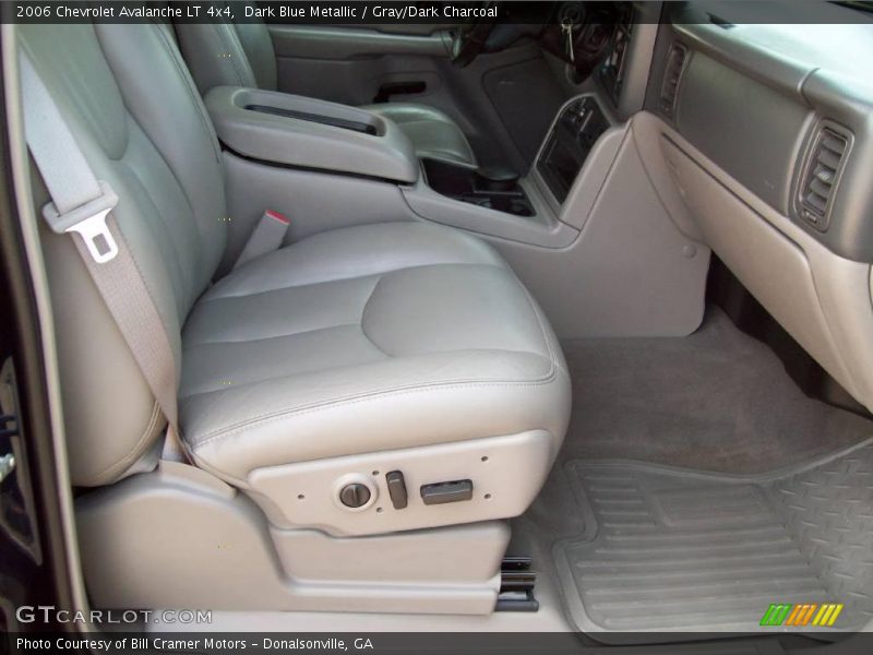 Dark Blue Metallic / Gray/Dark Charcoal 2006 Chevrolet Avalanche LT 4x4