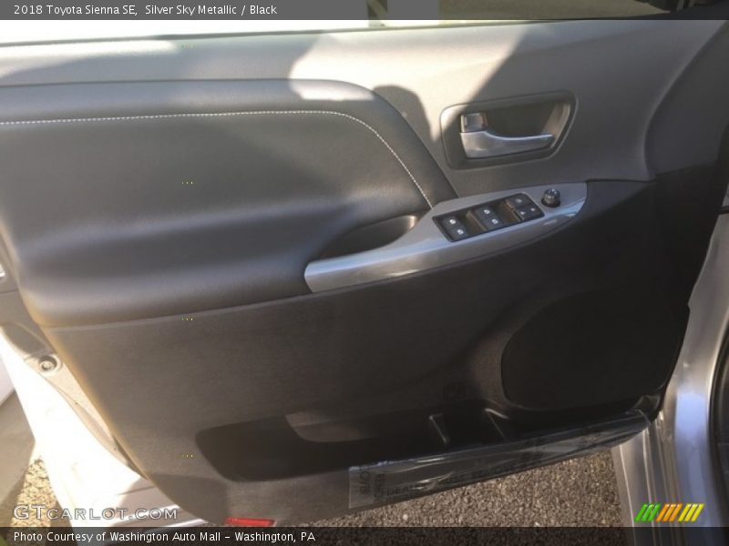 Silver Sky Metallic / Black 2018 Toyota Sienna SE