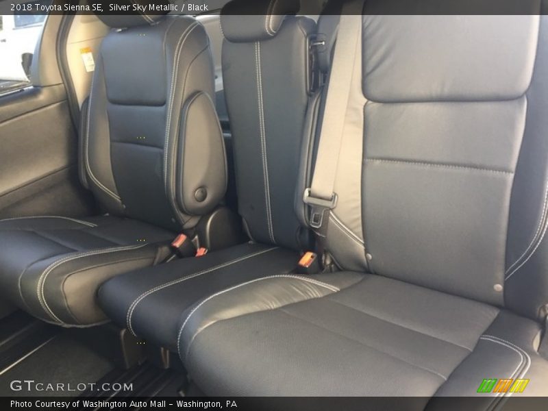 Silver Sky Metallic / Black 2018 Toyota Sienna SE