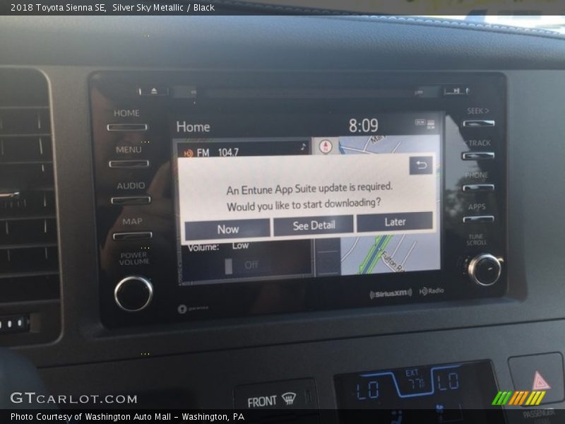 Silver Sky Metallic / Black 2018 Toyota Sienna SE