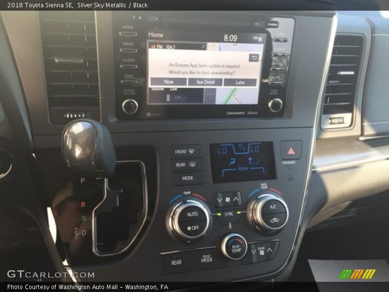 Silver Sky Metallic / Black 2018 Toyota Sienna SE