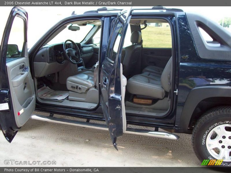 Dark Blue Metallic / Gray/Dark Charcoal 2006 Chevrolet Avalanche LT 4x4