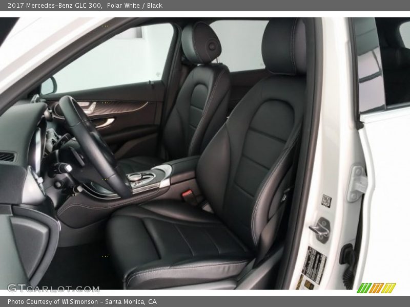 Polar White / Black 2017 Mercedes-Benz GLC 300