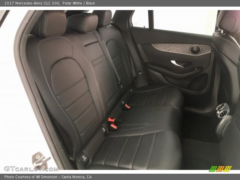 Polar White / Black 2017 Mercedes-Benz GLC 300