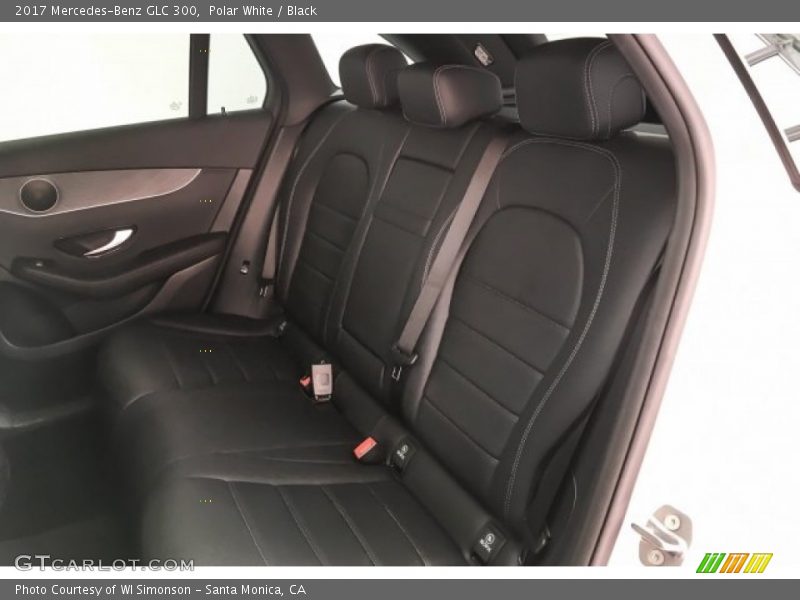 Polar White / Black 2017 Mercedes-Benz GLC 300