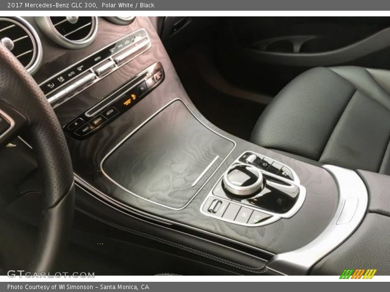 Polar White / Black 2017 Mercedes-Benz GLC 300