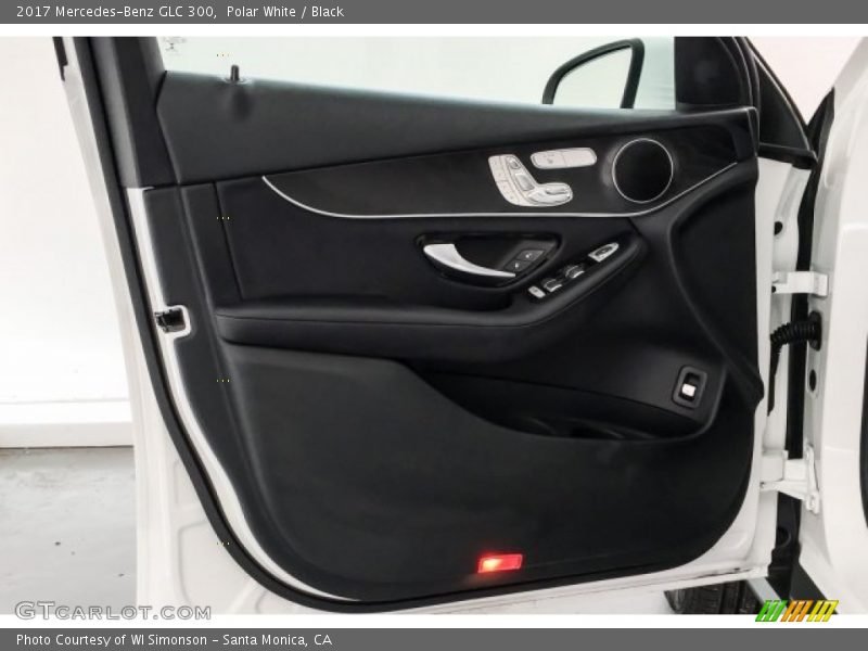 Polar White / Black 2017 Mercedes-Benz GLC 300