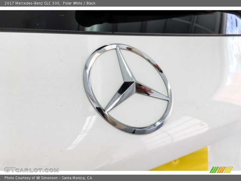 Polar White / Black 2017 Mercedes-Benz GLC 300