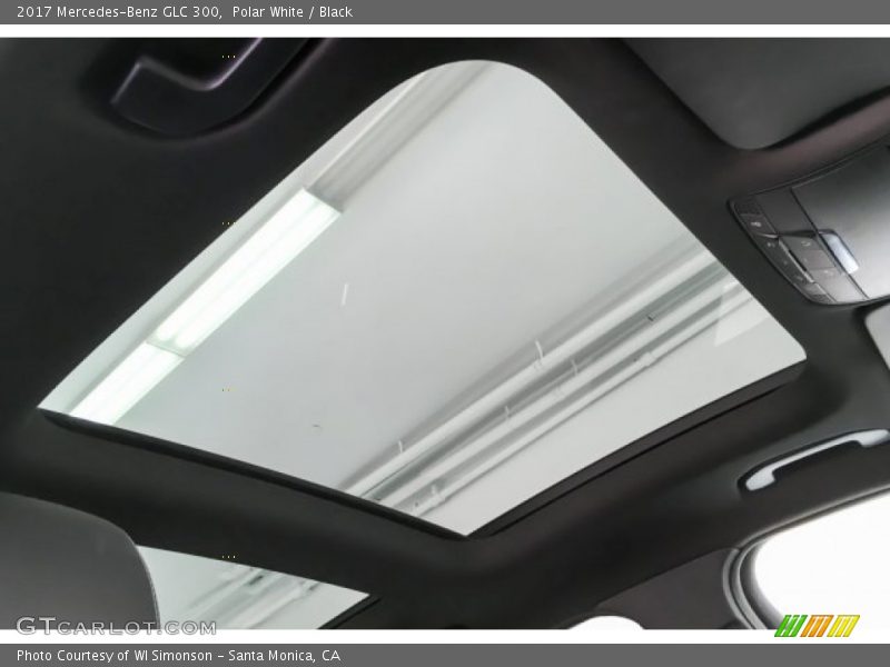 Polar White / Black 2017 Mercedes-Benz GLC 300