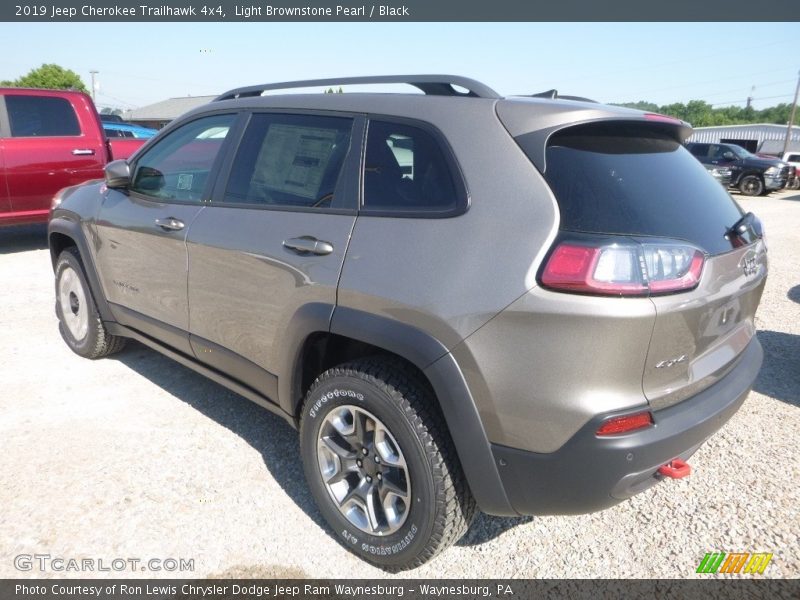 Light Brownstone Pearl / Black 2019 Jeep Cherokee Trailhawk 4x4