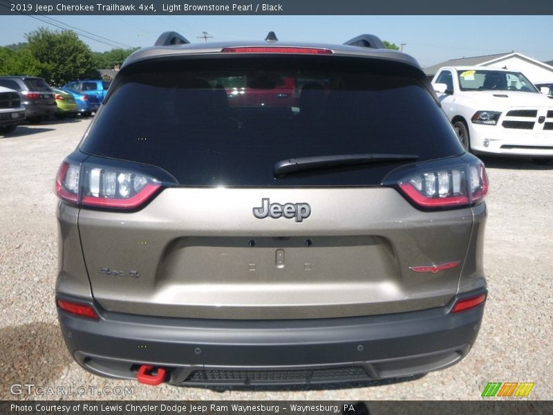 Light Brownstone Pearl / Black 2019 Jeep Cherokee Trailhawk 4x4