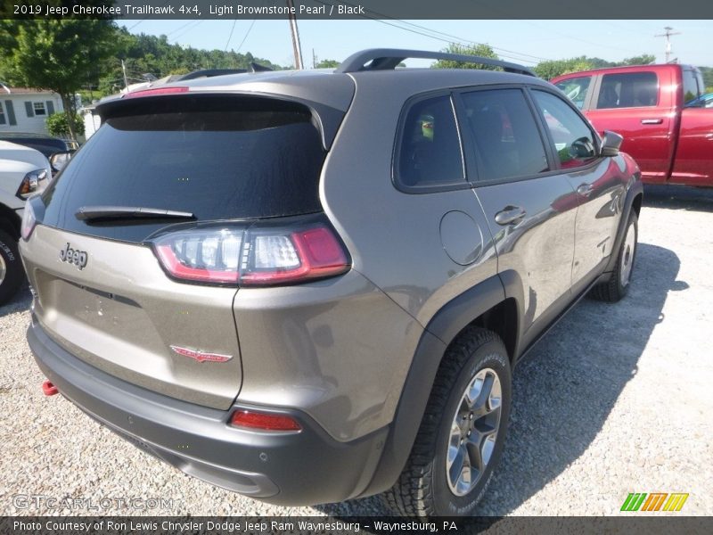 Light Brownstone Pearl / Black 2019 Jeep Cherokee Trailhawk 4x4