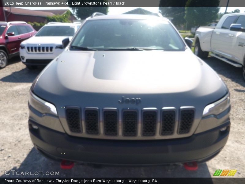 Light Brownstone Pearl / Black 2019 Jeep Cherokee Trailhawk 4x4