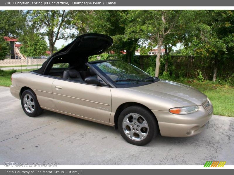 Champagne Pearl / Camel 2000 Chrysler Sebring JXi Convertible