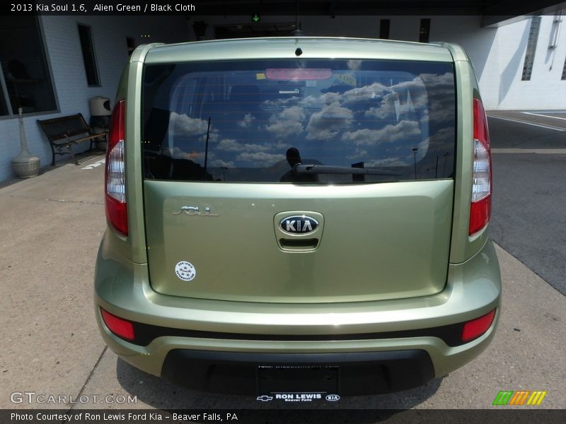 Alien Green / Black Cloth 2013 Kia Soul 1.6