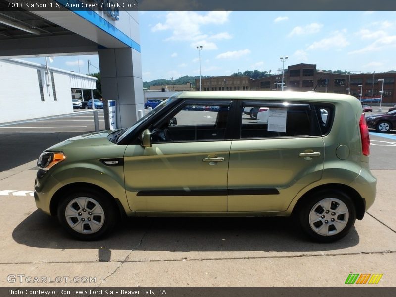 Alien Green / Black Cloth 2013 Kia Soul 1.6