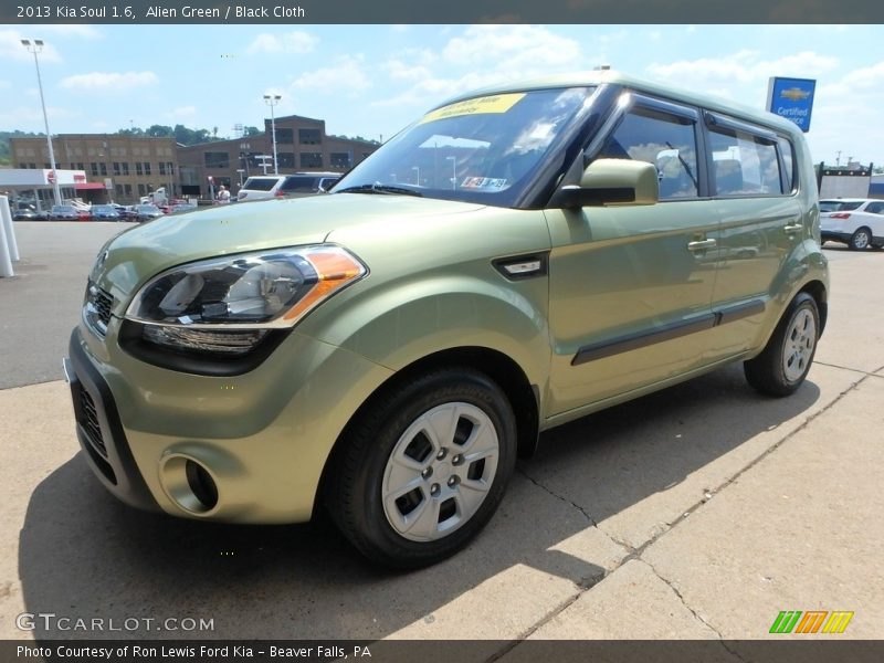 Alien Green / Black Cloth 2013 Kia Soul 1.6