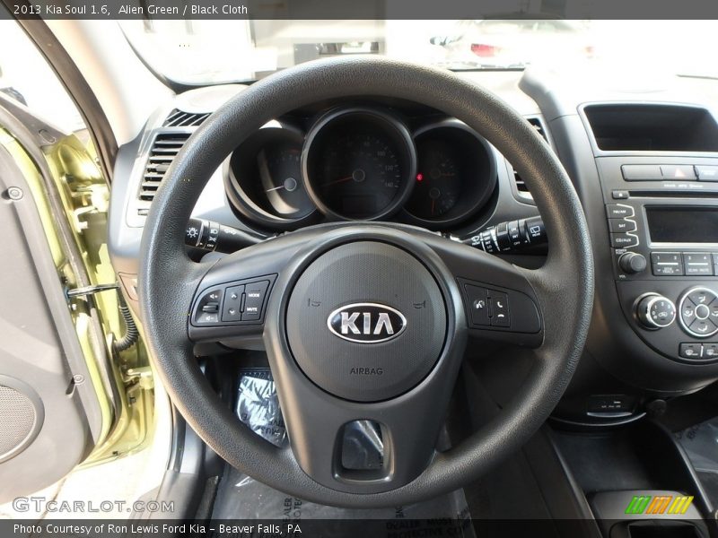 Alien Green / Black Cloth 2013 Kia Soul 1.6