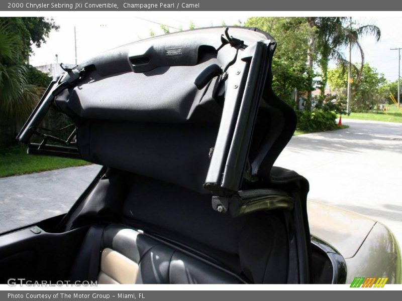 Champagne Pearl / Camel 2000 Chrysler Sebring JXi Convertible