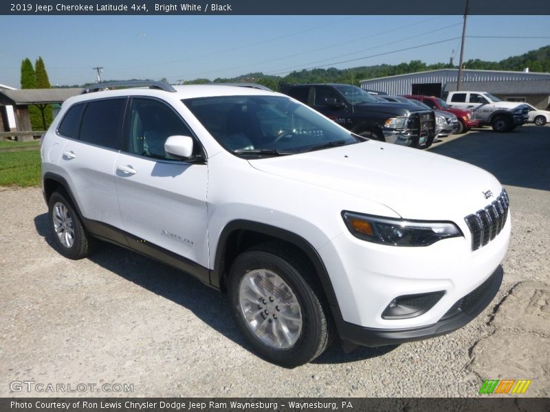 Bright White / Black 2019 Jeep Cherokee Latitude 4x4