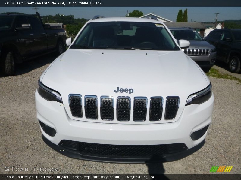 Bright White / Black 2019 Jeep Cherokee Latitude 4x4