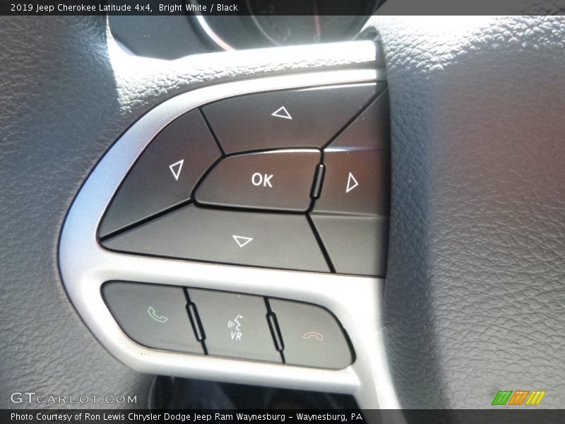 Bright White / Black 2019 Jeep Cherokee Latitude 4x4