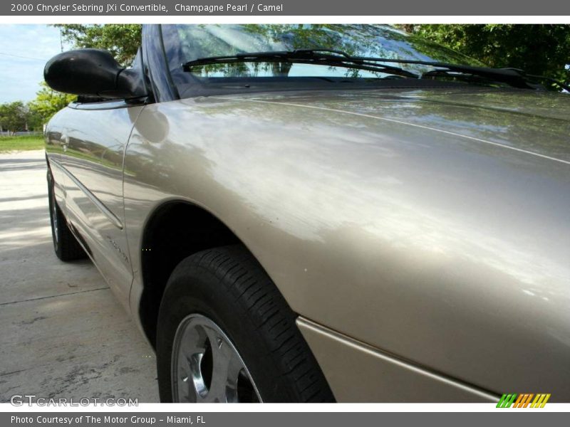 Champagne Pearl / Camel 2000 Chrysler Sebring JXi Convertible