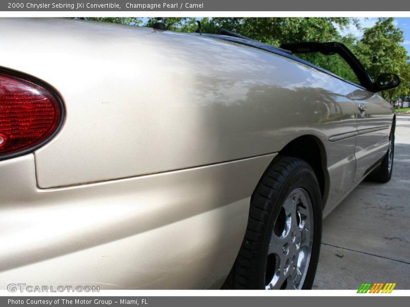 Champagne Pearl / Camel 2000 Chrysler Sebring JXi Convertible