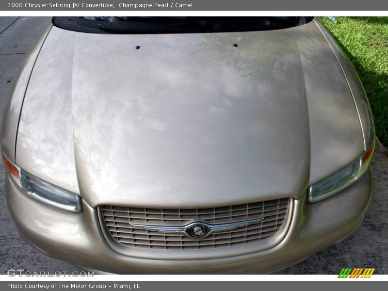 Champagne Pearl / Camel 2000 Chrysler Sebring JXi Convertible