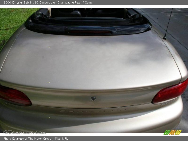Champagne Pearl / Camel 2000 Chrysler Sebring JXi Convertible