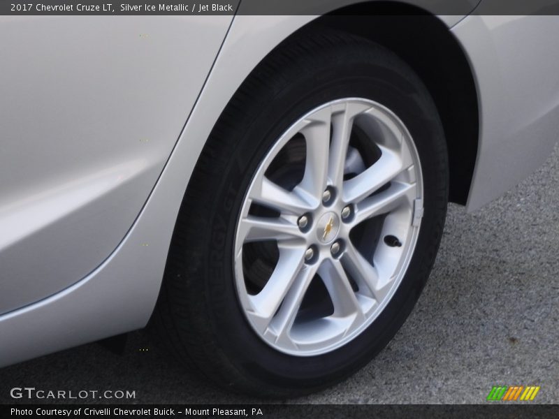 Silver Ice Metallic / Jet Black 2017 Chevrolet Cruze LT