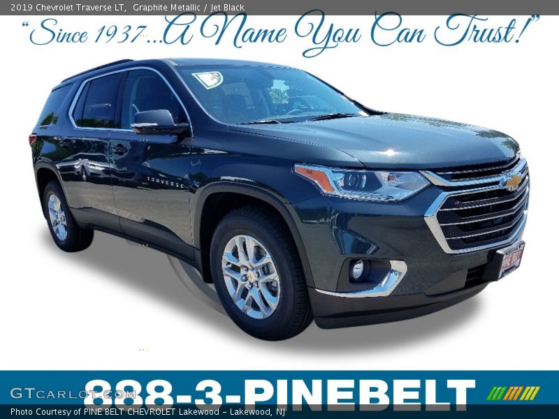 Graphite Metallic / Jet Black 2019 Chevrolet Traverse LT