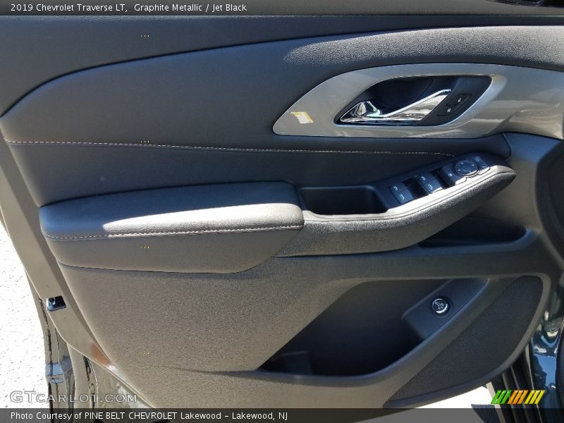 Graphite Metallic / Jet Black 2019 Chevrolet Traverse LT